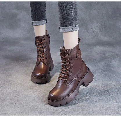 Elegante und stützende orthopädische Stiefel