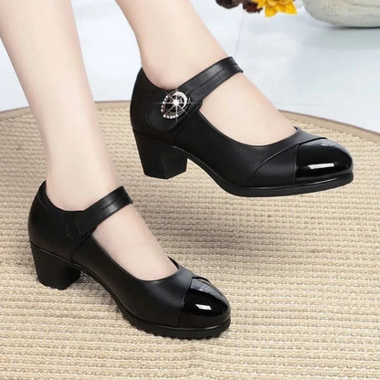 Stützende und stilvolle orthopädische Schuhe