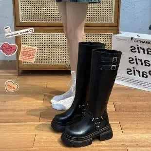 Modische und stützende orthopädische Stiefel