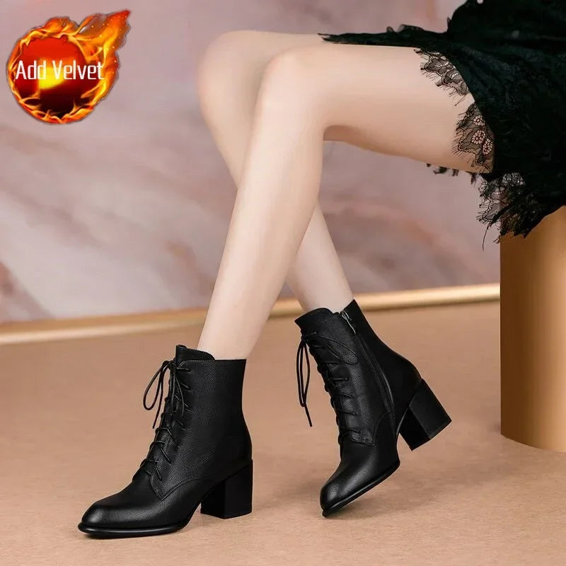 Elegante und stützende orthopädische Absätze