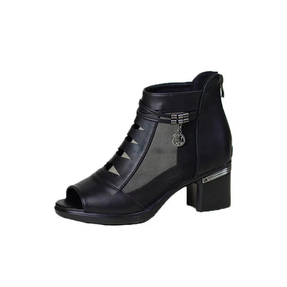 Modische und stützende orthopädische Absätze