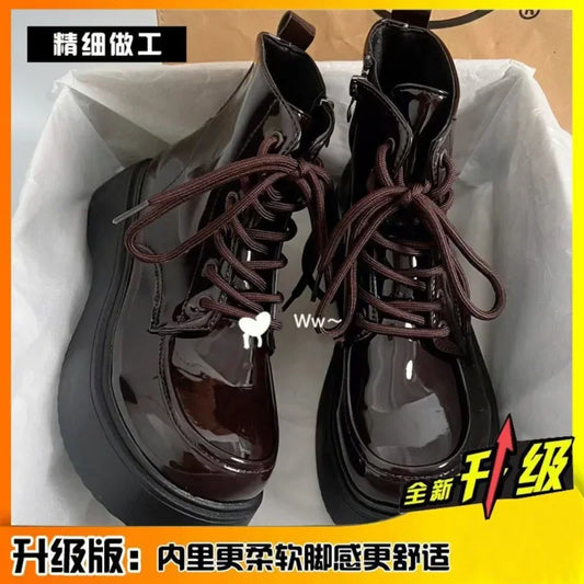 Lässige und stützende orthopädische Stiefel