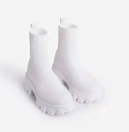 Stützende und stilvolle orthopädische Stiefel