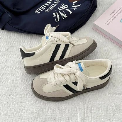 Lässige und stützende orthopädische Schuhe