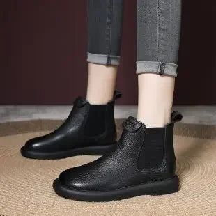 Elegante und stützende orthopädische Stiefel