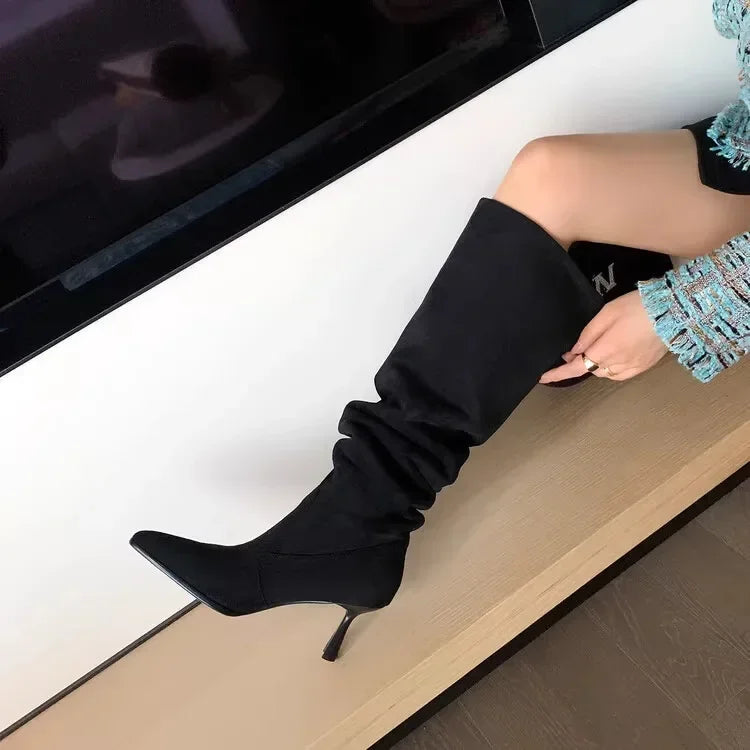 Modische und stützende orthopädische Absätze