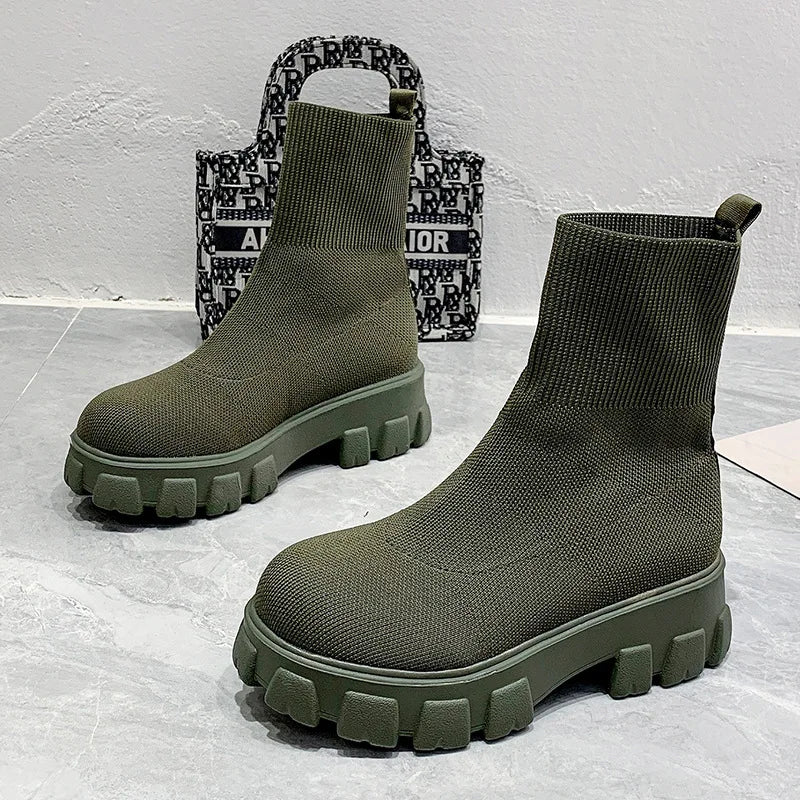 Elegante und stützende orthopädische Stiefel