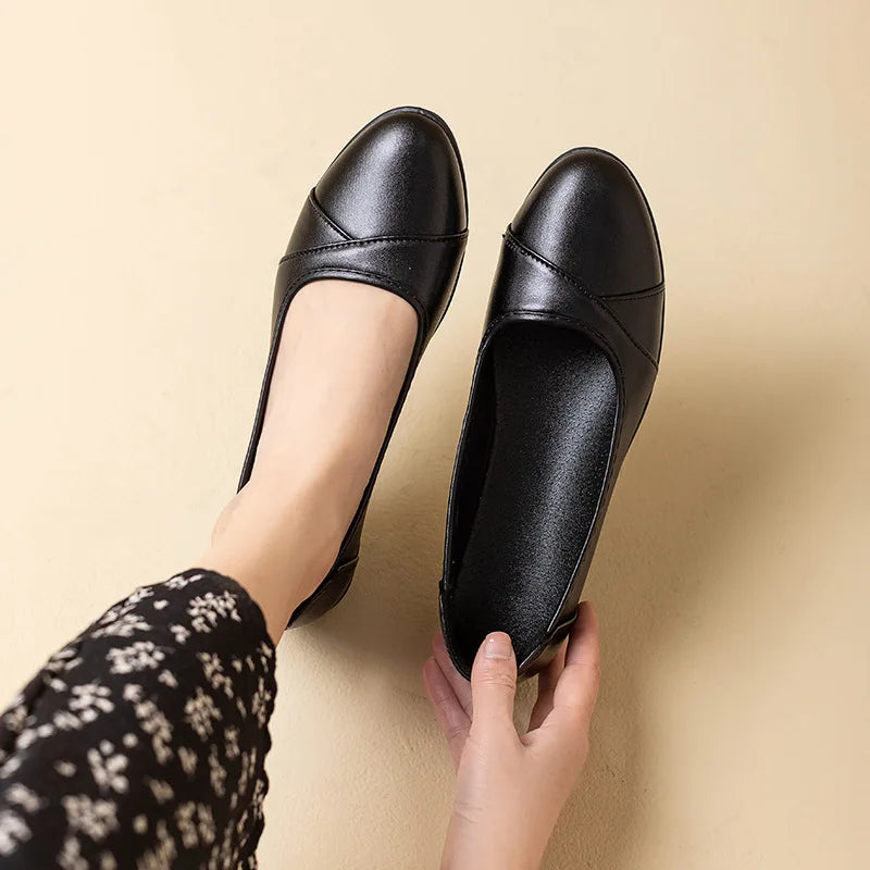 Elegante und stützende orthopädische Schuhe