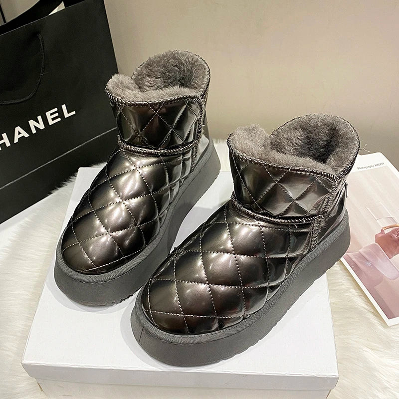 Bequeme und modische orthopädische Stiefel