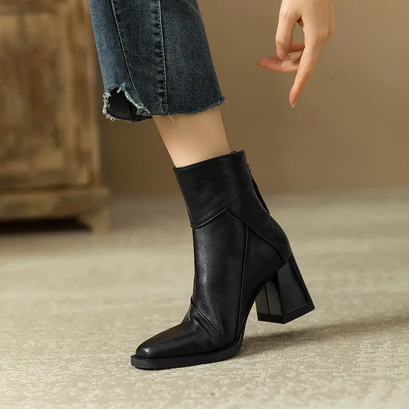 Maßgeschneiderte und bequeme orthopädische Stiefel