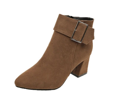 Vielseitige und stützende orthopädische Stiefel