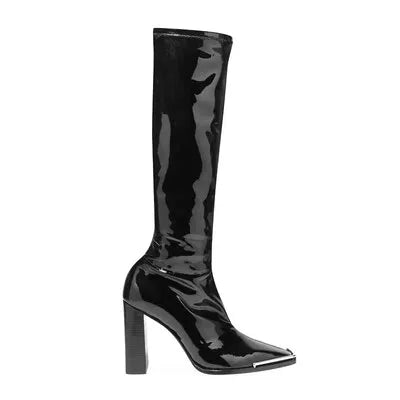 Stützende und stilvolle orthopädische Stiefel