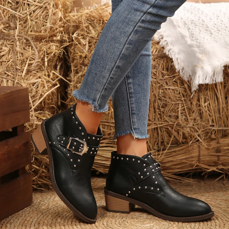 Maßgeschneiderte und bequeme orthopädische Stiefel