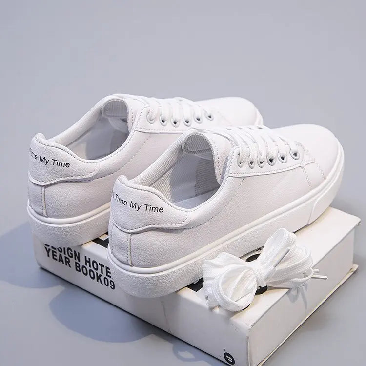 Elegante und stützende orthopädische Turnschuhe
