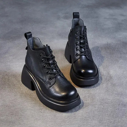 Modische und stützende orthopädische Stiefel