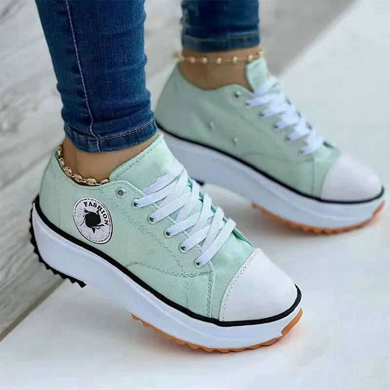 Elegante und stützende orthopädische Turnschuhe