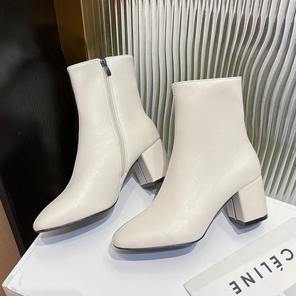 Modische und stützende orthopädische Stiefel