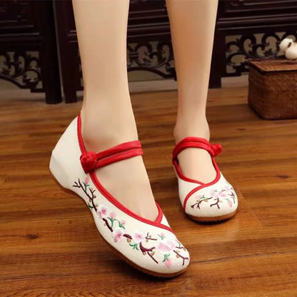 Vielseitige und stützende orthopädische Schuhe