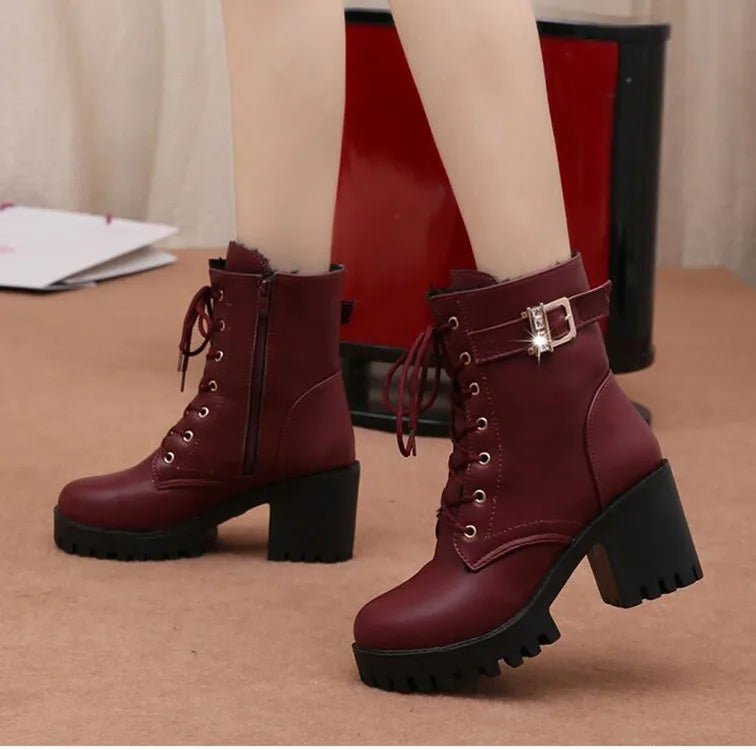 Stützende und trendige orthopädische Stiefel