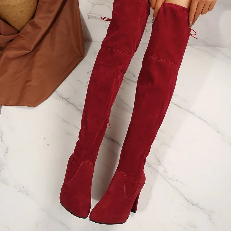 Stützende und trendige orthopädische Stiefel