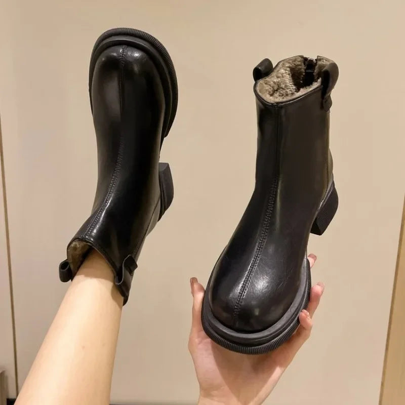 Stützende und stilvolle orthopädische Stiefel