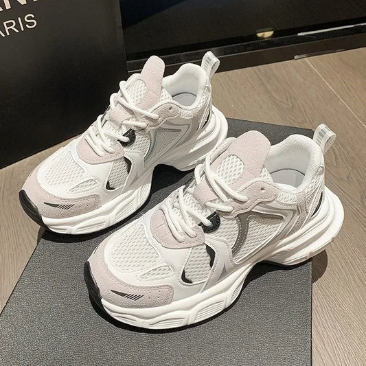 Modische und stützende orthopädische Turnschuhe