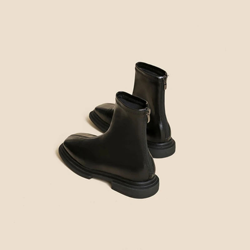 Elegante und stützende orthopädische Absätze