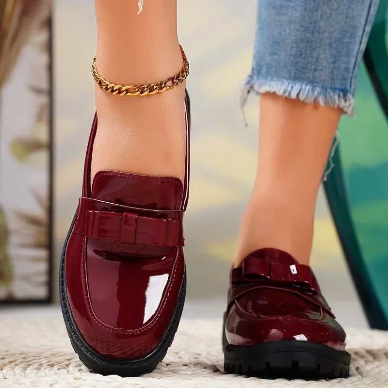 Elegante und stützende orthopädische Absätze