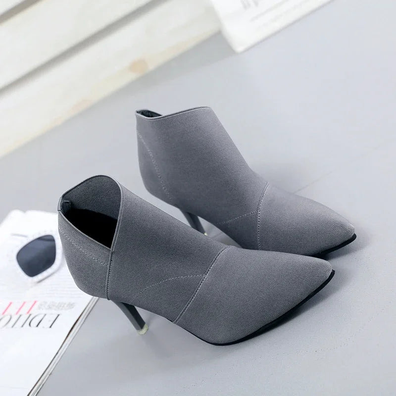 Modische und stützende orthopädische Schuhe