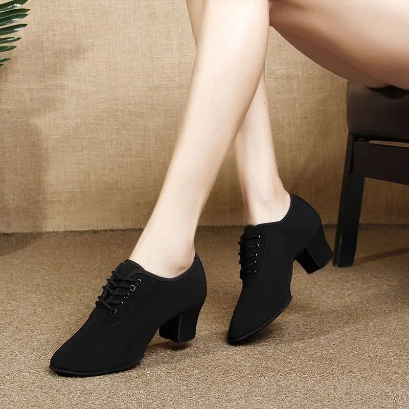 Maßgeschneiderte und bequeme orthopädische Stiefel