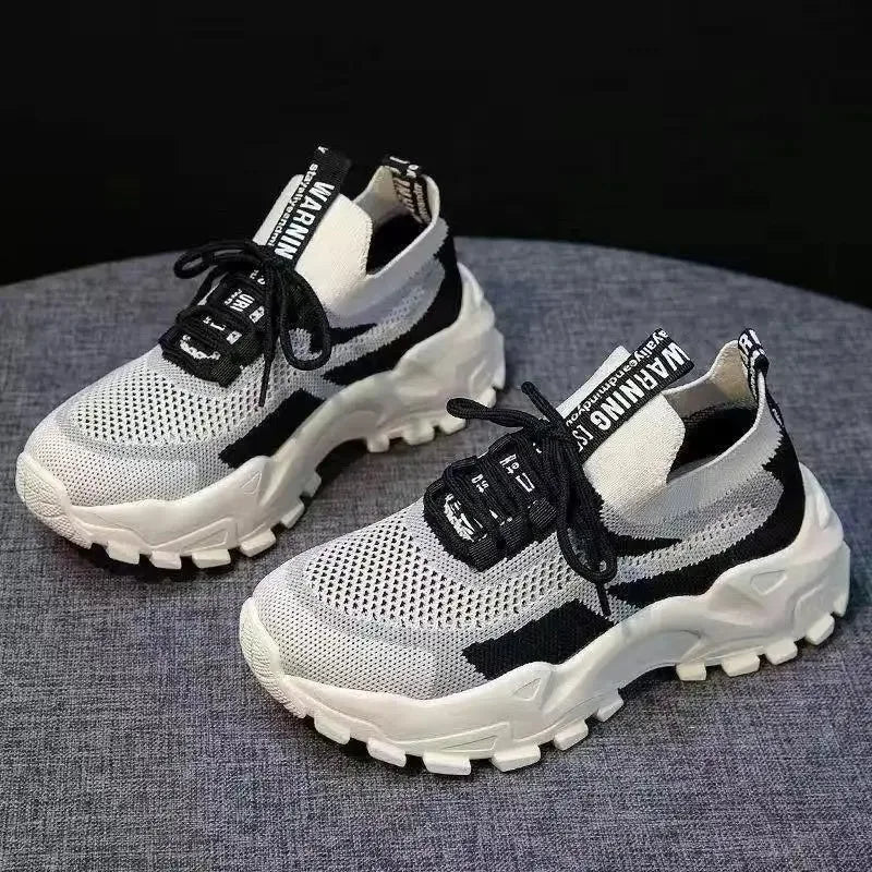 Stützende und trendige orthopädische Schuhe