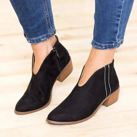 Stützende und trendige orthopädische Stiefel