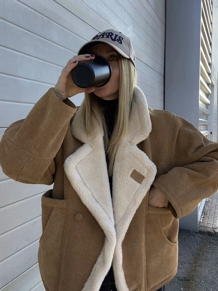 Anmutig gestaltete Jacke