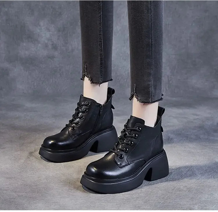 Modische und stützende orthopädische Stiefel