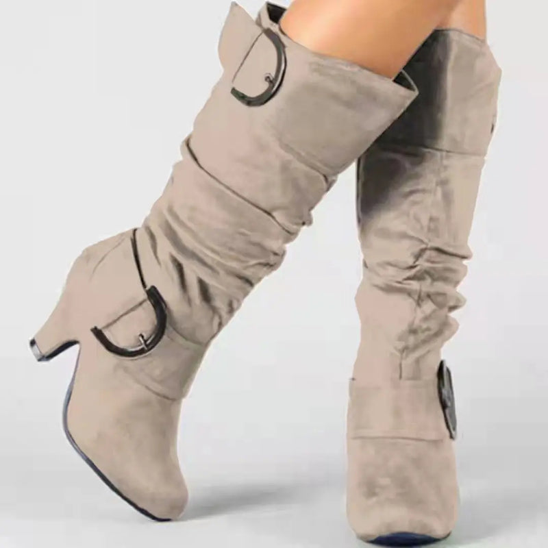 Modische und stützende orthopädische Stiefel