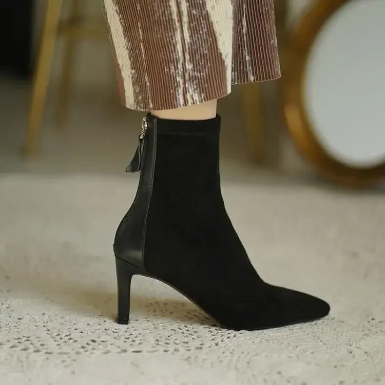 Modische und stützende orthopädische Absätze