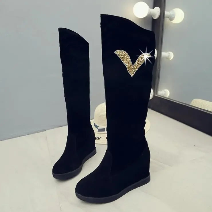 Stützende und trendige orthopädische Stiefel
