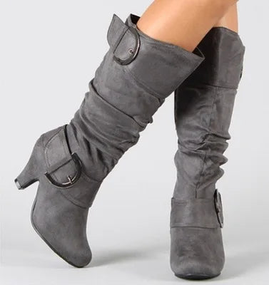 Modische und stützende orthopädische Stiefel