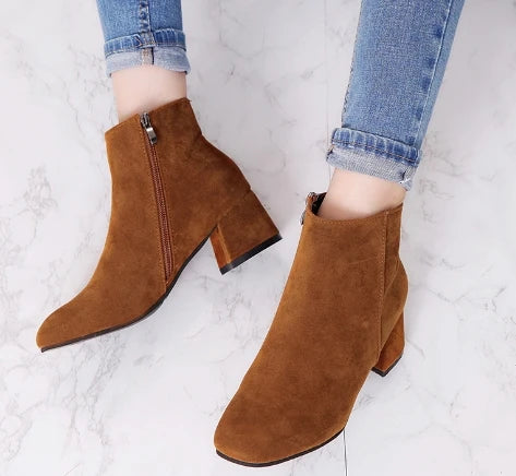 Vielseitige und stützende orthopädische Stiefel