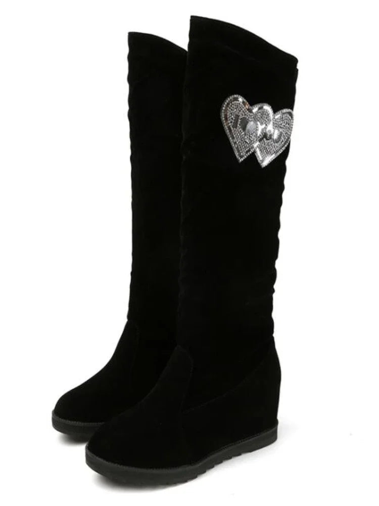 Stützende und trendige orthopädische Stiefel