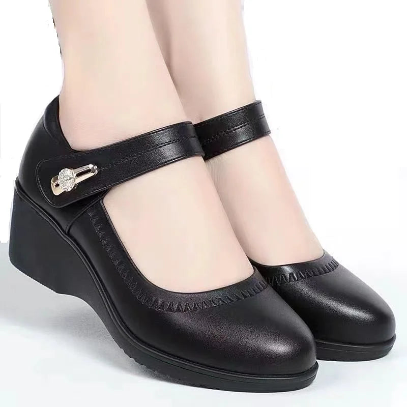 Stützende und trendige orthopädische Stiefel