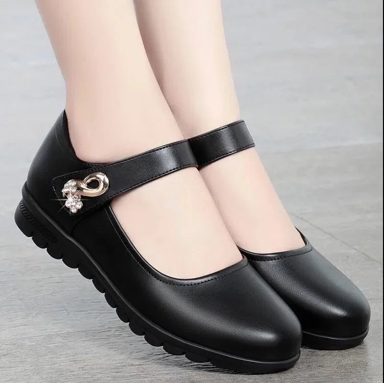 Elegante und stützende orthopädische Schuhe