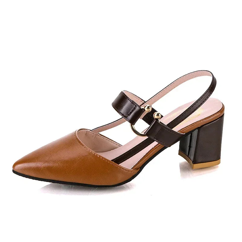 Elegante und stützende orthopädische Sandalen