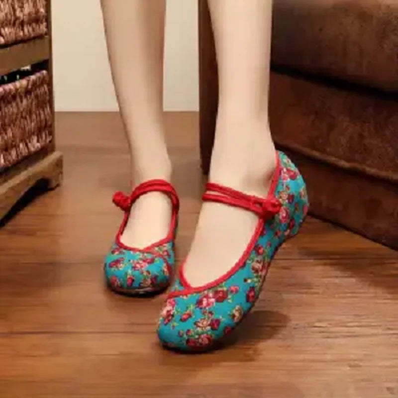 Vielseitige und stützende orthopädische Schuhe