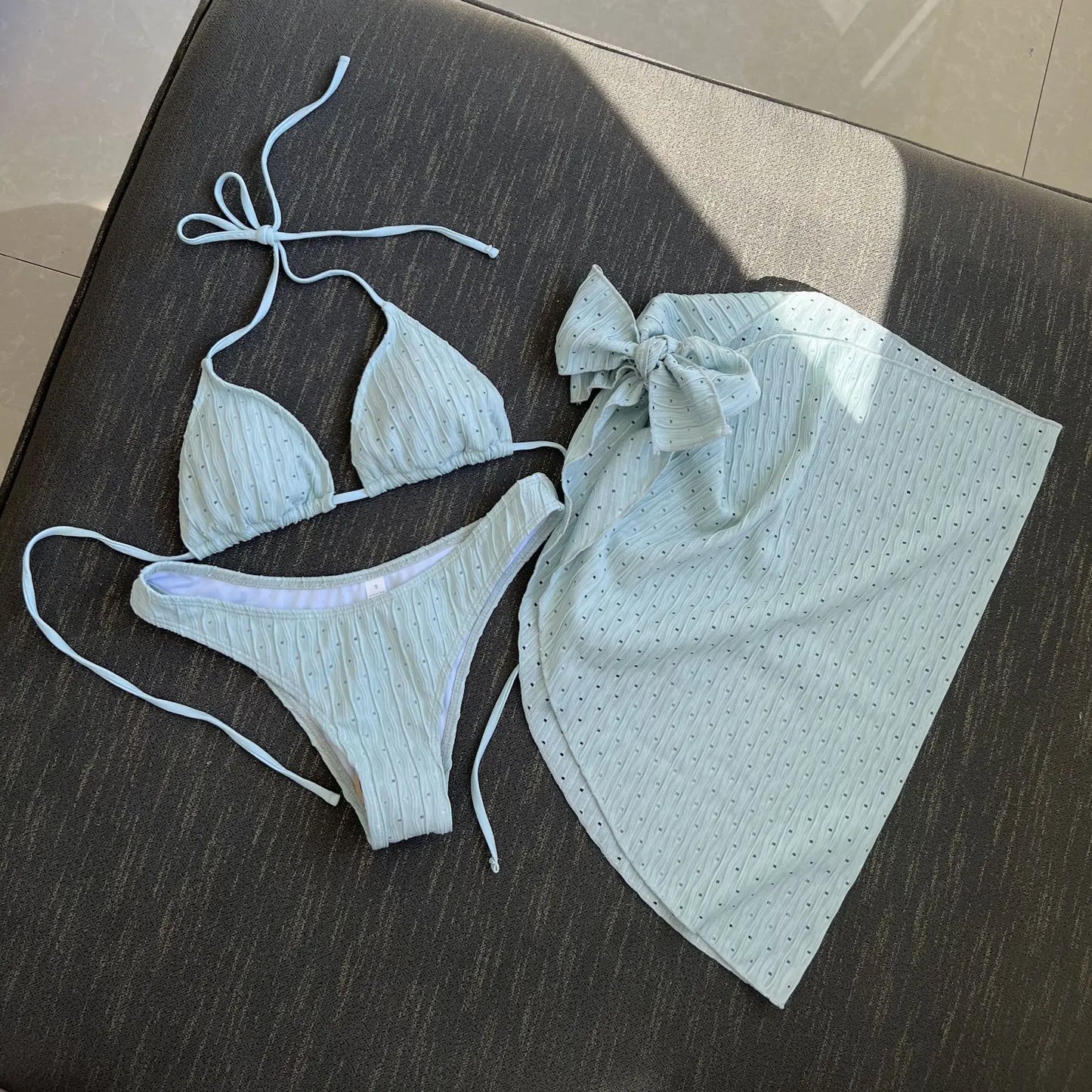 Poliert und verspielt Bikini