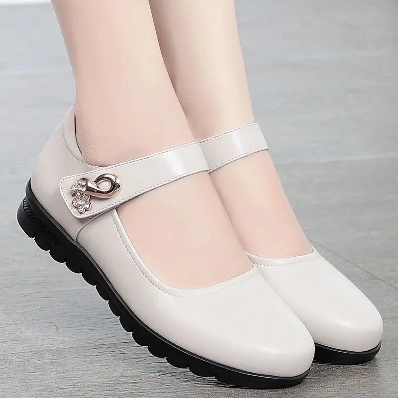 Elegante und stützende orthopädische Schuhe