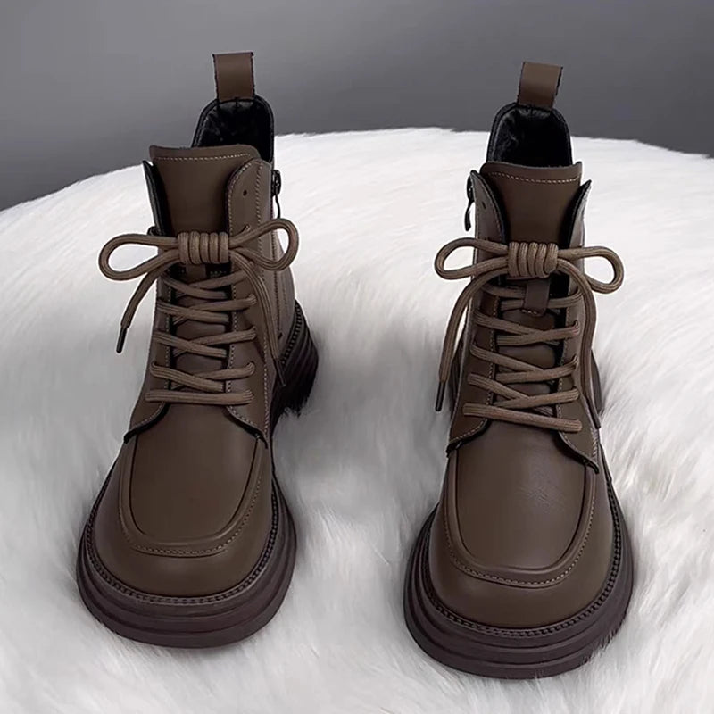 Bequeme und modische orthopädische Stiefel