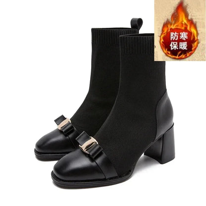 Lässige und stützende orthopädische Stiefel