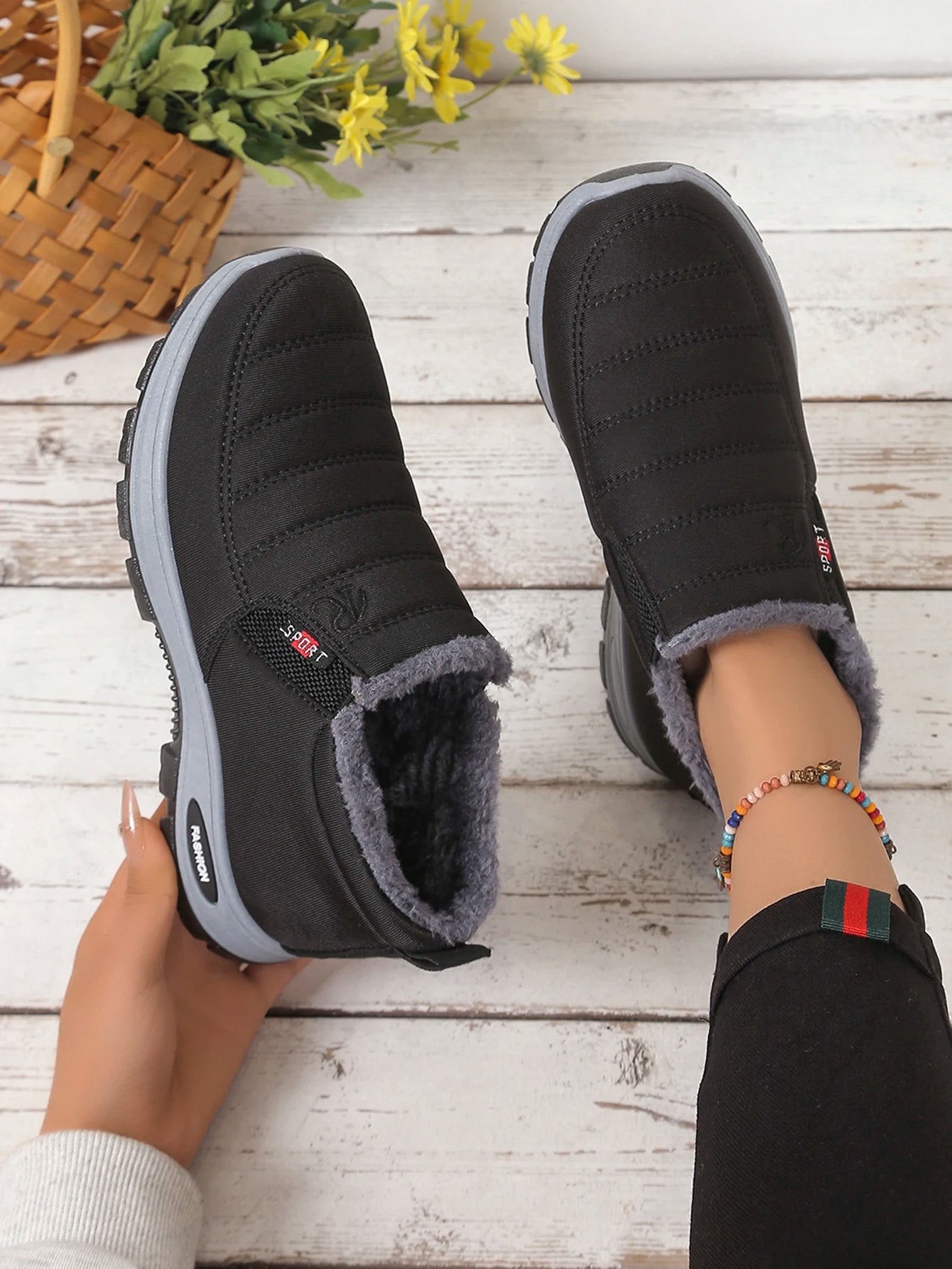 Modische und stützende orthopädische Stiefel