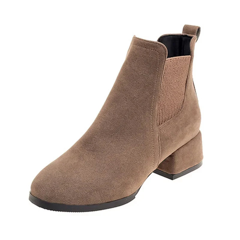 Elegante und stützende orthopädische Stiefel